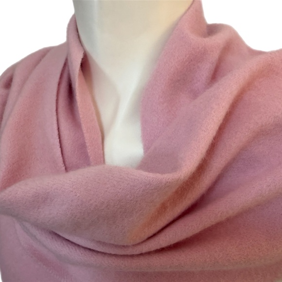 Charter Club Pink 100% Cashmere Scarf – Incredibly Soft Fringe Wrap - Picture 4 of 9